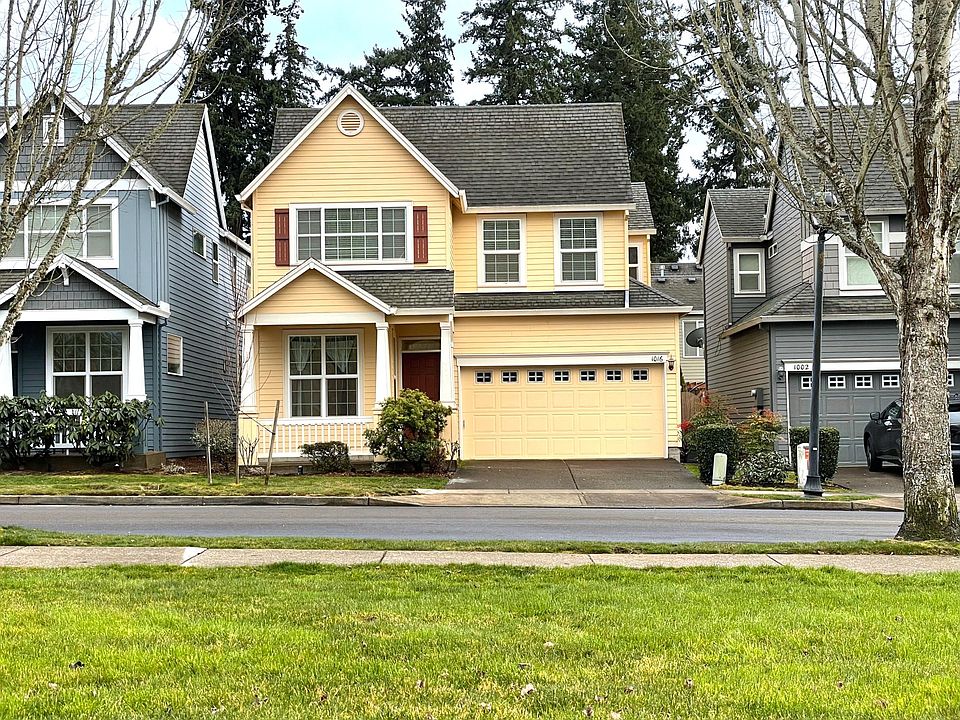 Front: Facing big greenspace