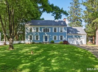 941 Nut Plains Rd, Guilford, CT 06437