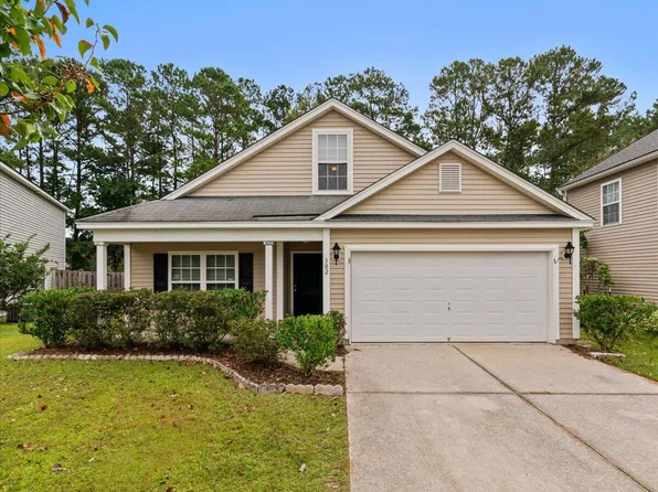 302 Crescent Ct, Summerville, SC 29483