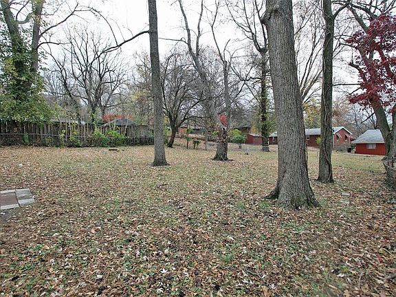 5th image of 808 Valley Dr