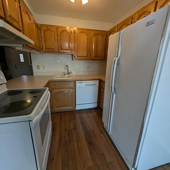 851 Denver St — Photo 4