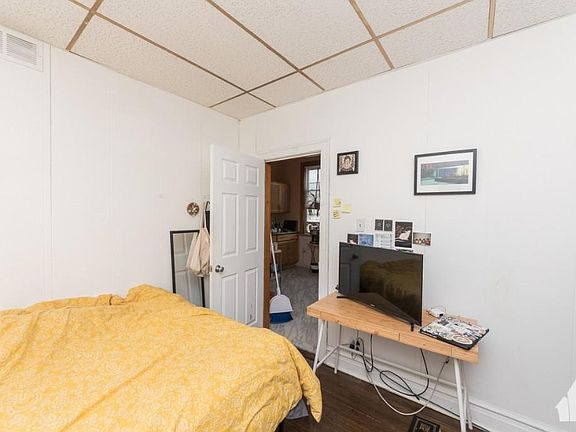 2nd image of 1461 W Chicago Ave #2F