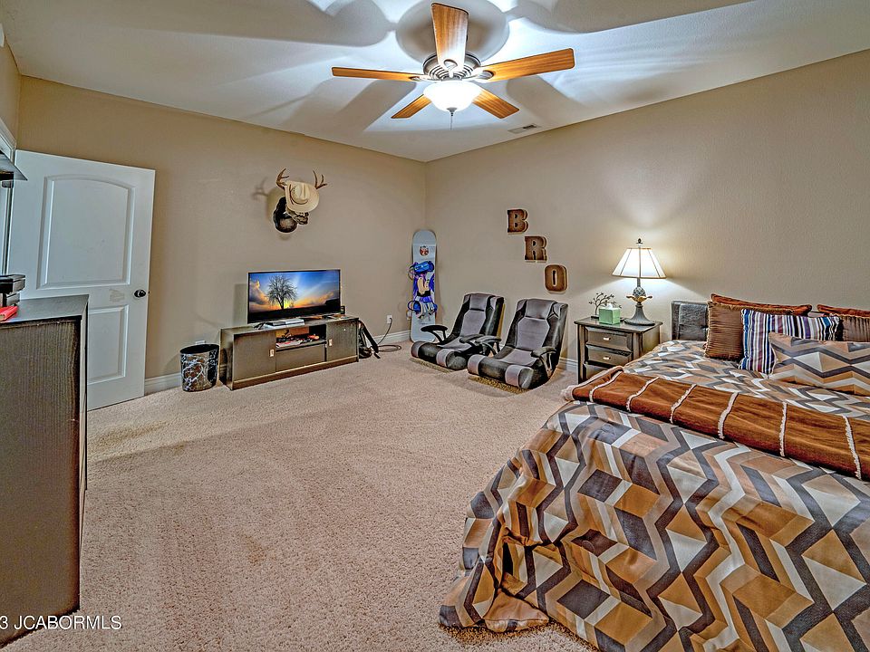 2nd image of 3827 Bennington Ln