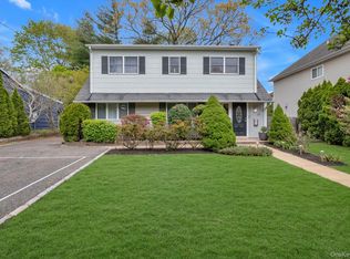 33 Poplar Place, Port Washington, NY 11050