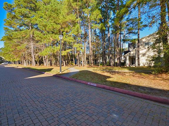 2nd image of 6127 Kings Oaks Ln