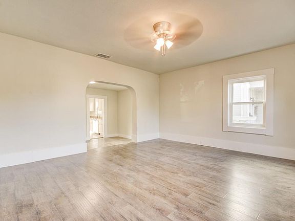 3rd image of 313 Kentucky St