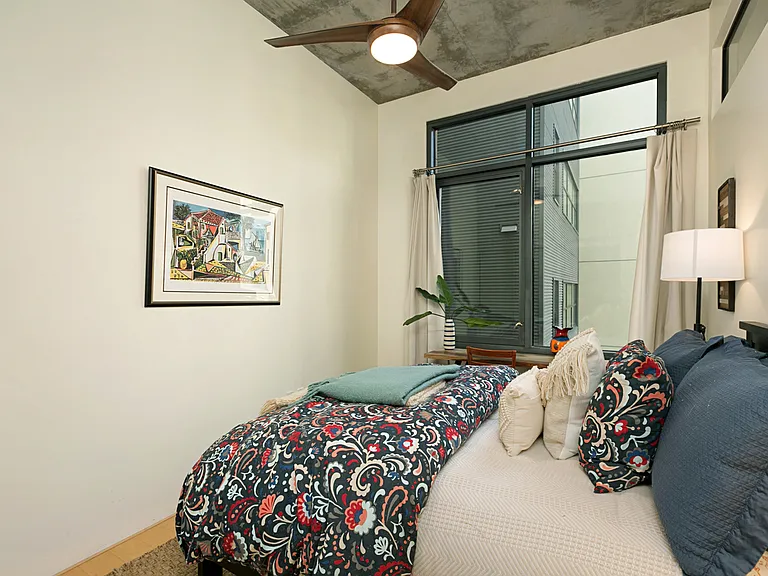 527 10th Ave #410 — Photo 21
