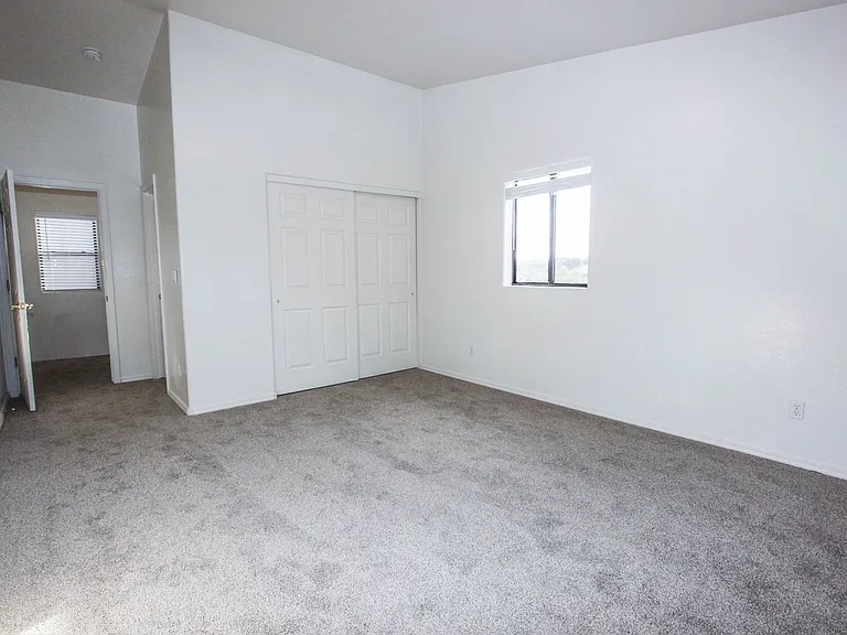 1060 Stratus Way — Photo 10