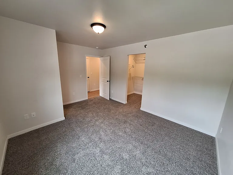 826-834 Thames Ct #1008 — Photo 25