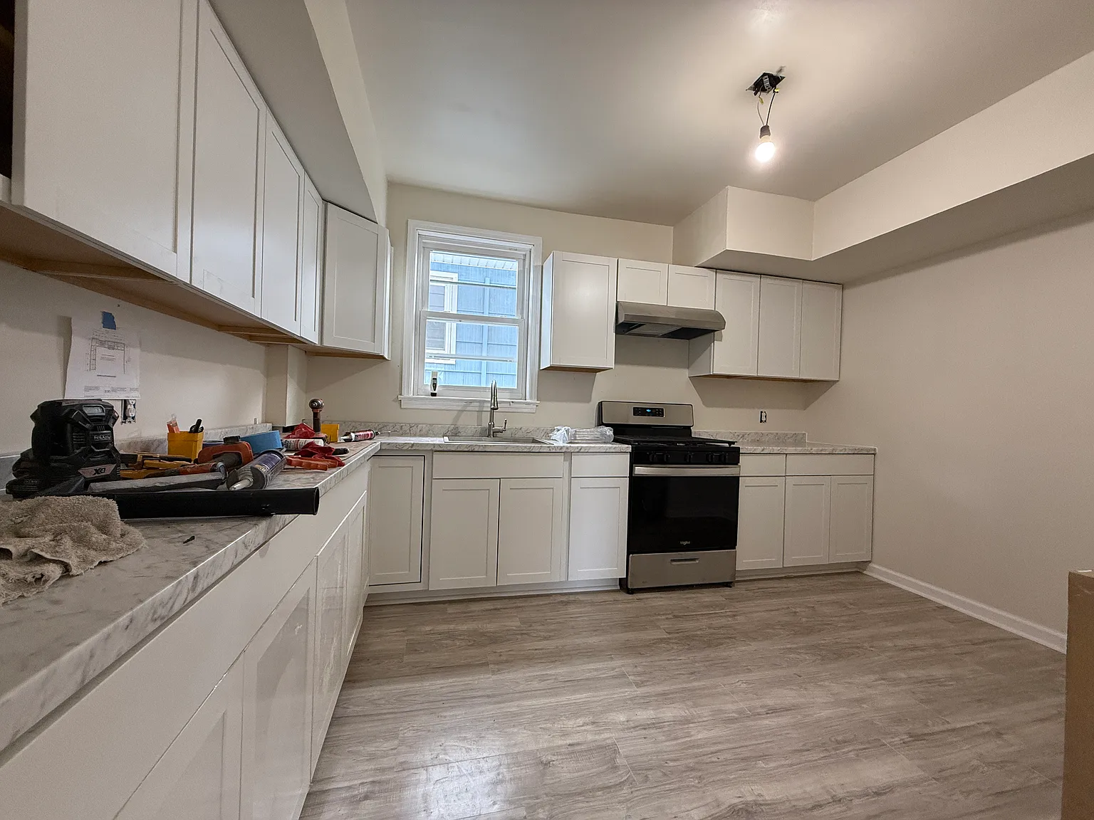 3 bed, 1100 sqft, $2,250 — Photo 2