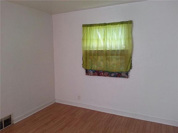 4th image of 3449 Orchard Ave