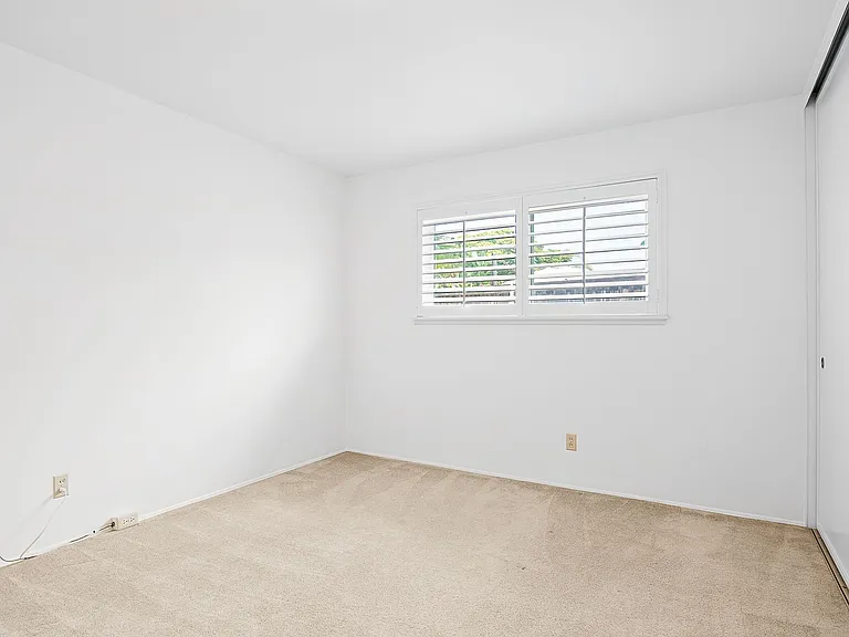 5708 Lamas St — Photo 13