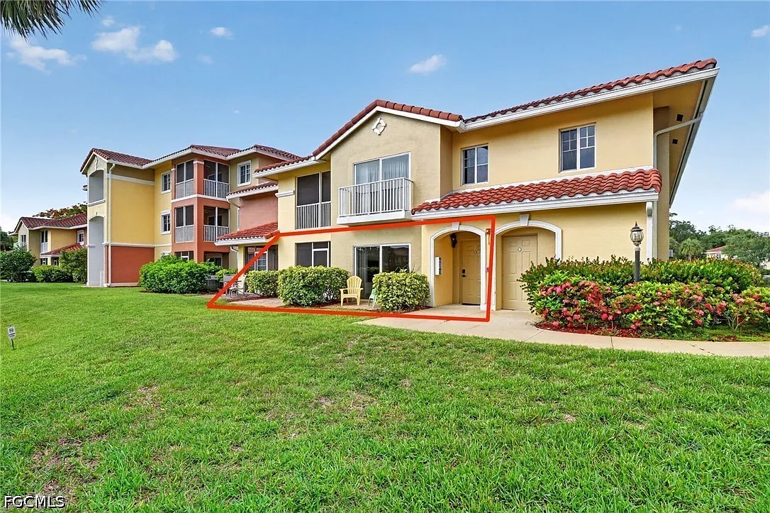 2 bed, 2.0 bath, 1326 sqft, $2,200 — Photo 2