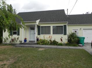 1137 NE Meadow Dr, Portland, OR 97211