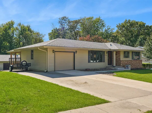 1305 W Clinton Ave, Indianola, IA 50125
