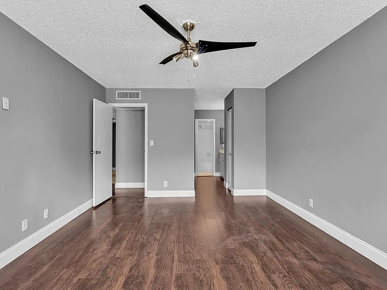 5961 N Falls Circle Dr #309 — Photo 29