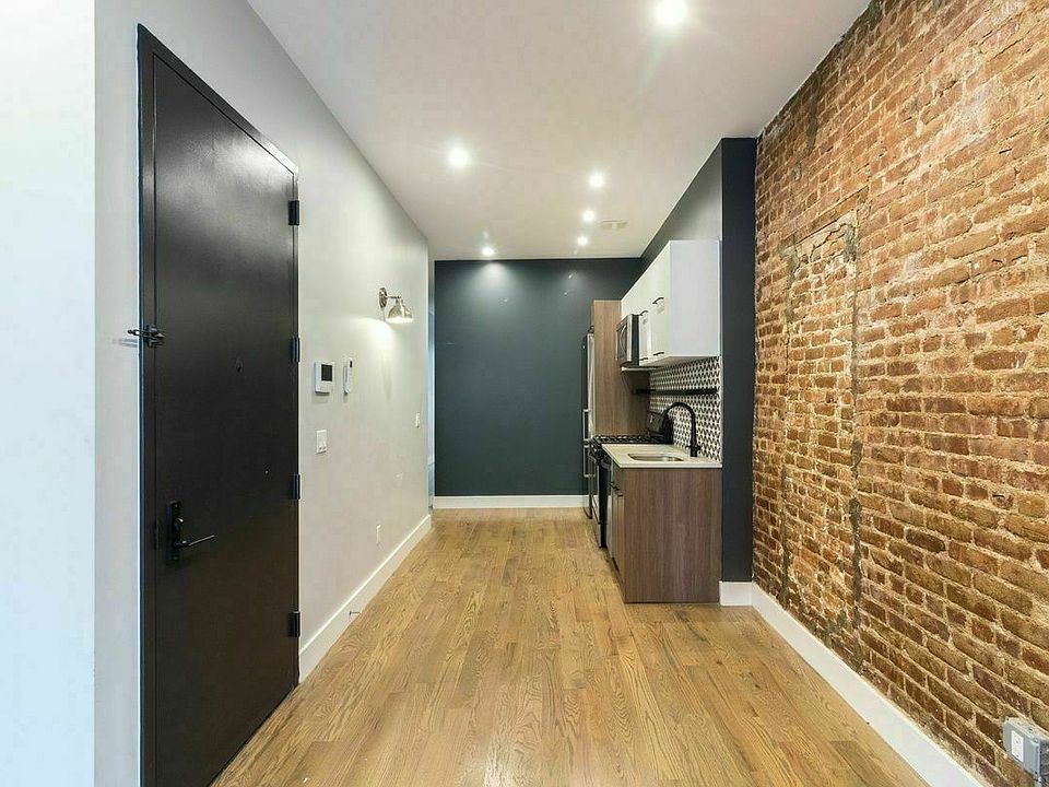 1st image of 364 Palmetto St #2