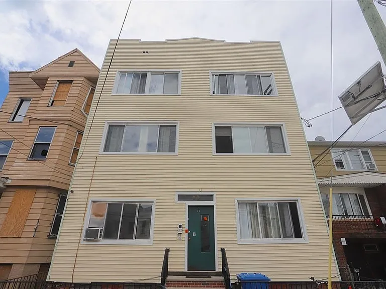 79 Beacon Ave #2 — Photo 12