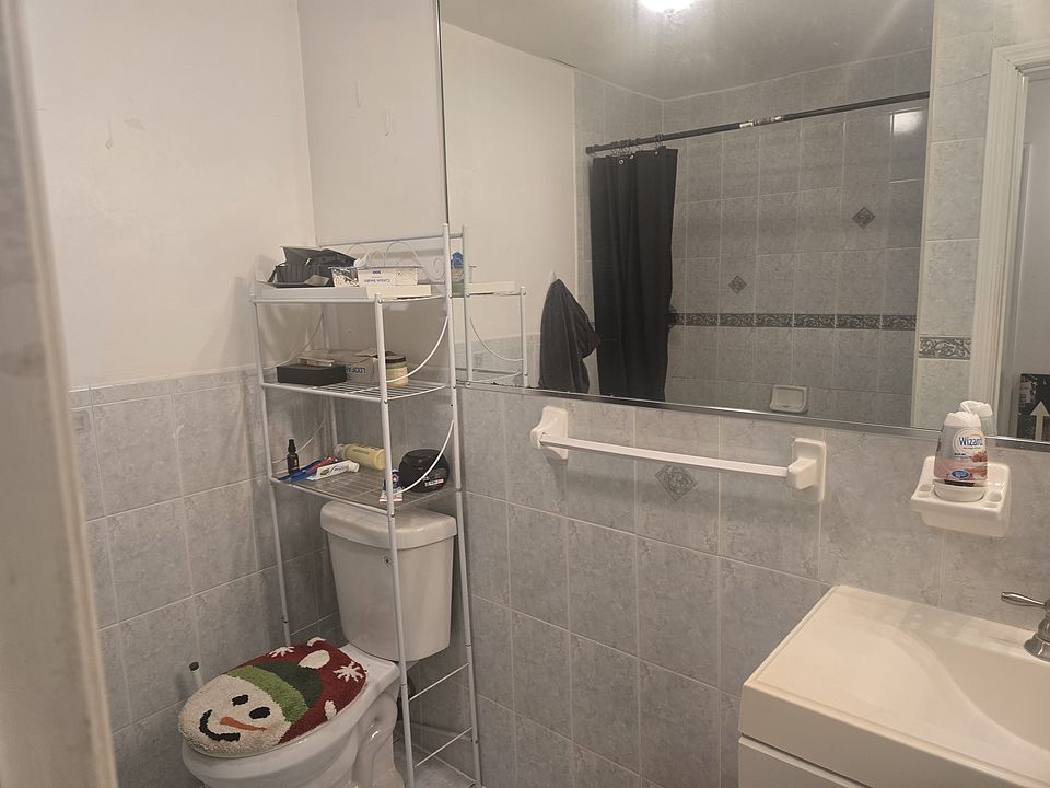 2nd image of 1417 Stanley Ave APT 2