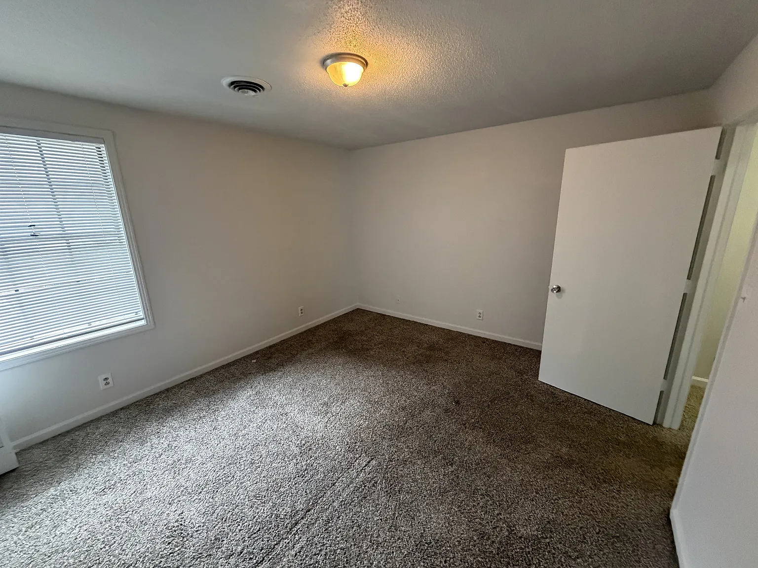 1501 West Knollwood Circle - A — Photo 4