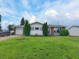 5219 55th Ave, Mundare, AB T0B3H0