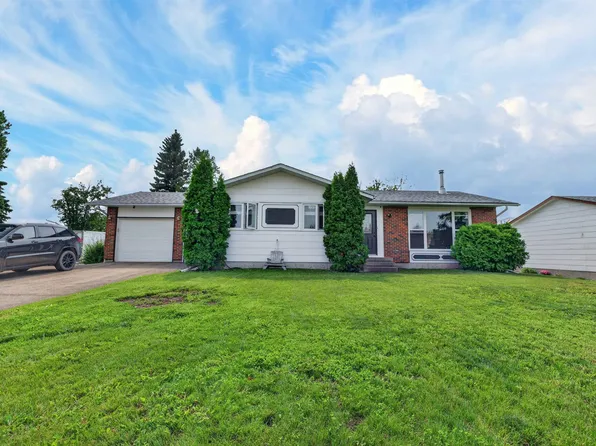 5219 55th Ave, Mundare, AB T0B 3H0