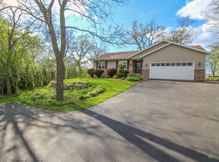 838 Kimseth Cir, Deerfield, WI 53531