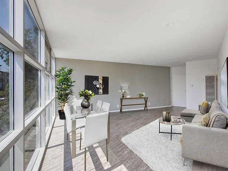 Barrington Avenue Apartment Homes — Photo 15