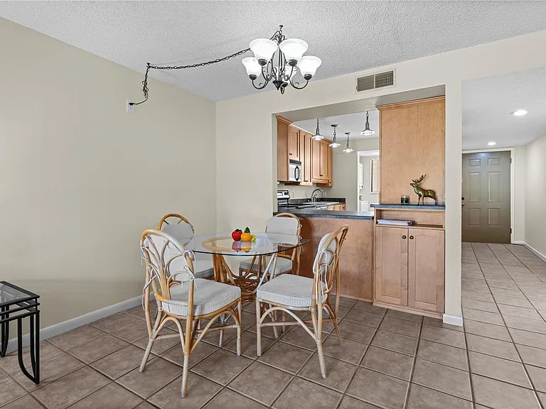 2851 SW 32nd Ave — Photo 24