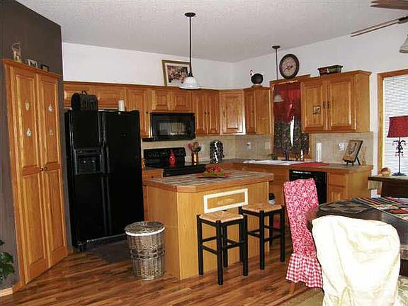 3rd image of 212 Sienna Dr