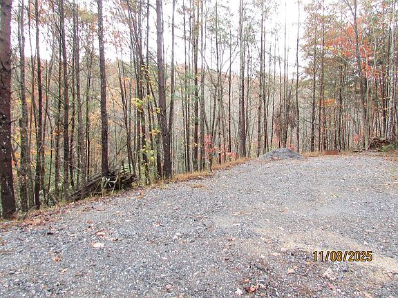 3rd image of 6 Wikle Rd