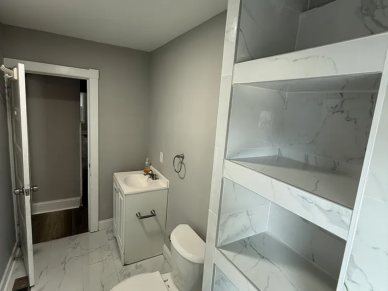 2425 Forest St — Photo 10