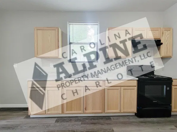 1142 S Dekalb St, Shelby, NC 28152