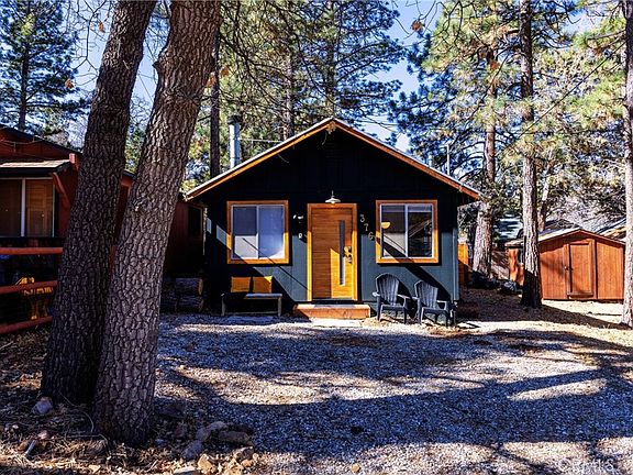 3rd image of 376 Riverside Ave