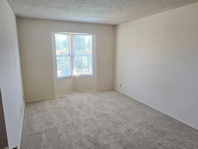 Highlands Apartments — Photo 5