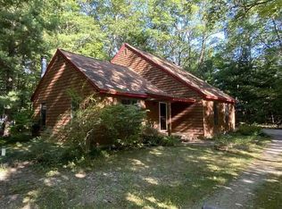4010 Oxford Dr, Leland, MI 49654