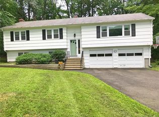 5 Danube Dr, Trumbull, CT 06611
