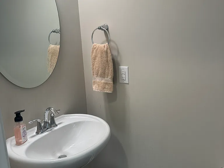 913 Townes Park St — Photo 3