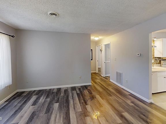 3rd image of 25B Pine Lane Apt 1