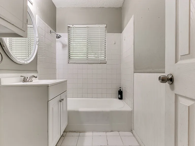 1612 Dakota St — Photo 9