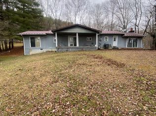 185 Simmons Hollow Rd, Raven, VA 24639