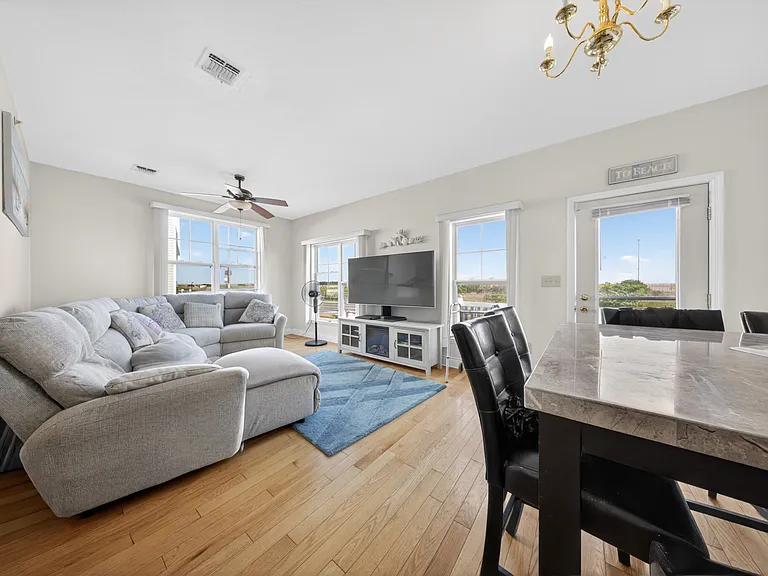 7110 Beach Front Rd #1 — Photo 9