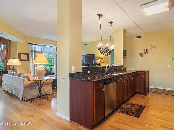 5th image of 455 W Wood St Unit 301