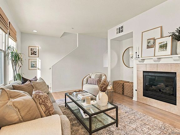 5th image of 845 Harbor Cliff Way Unit 305