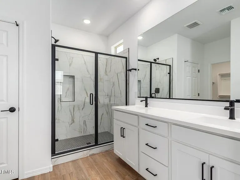 17318 W Surrey Dr — Photo 24