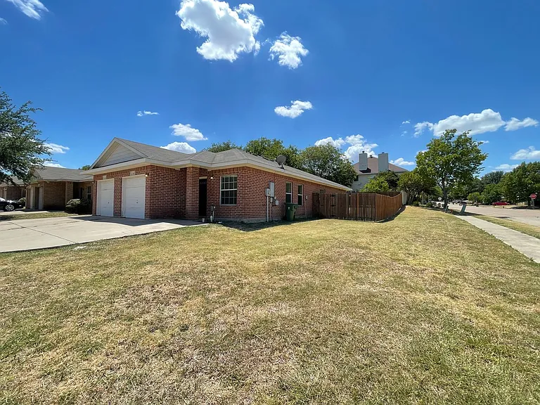 5900 Lovingham Ct — Photo 38