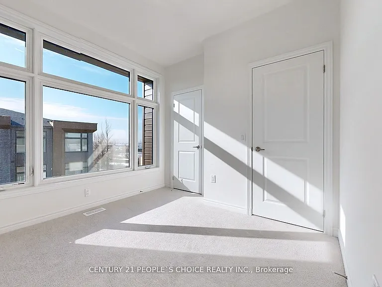 37 Drainie St — Photo 15