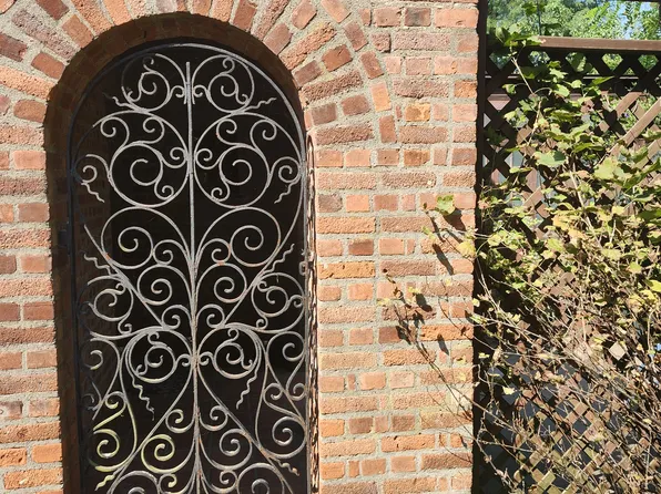 (undisclosed Address), Saugerties, NY 12477