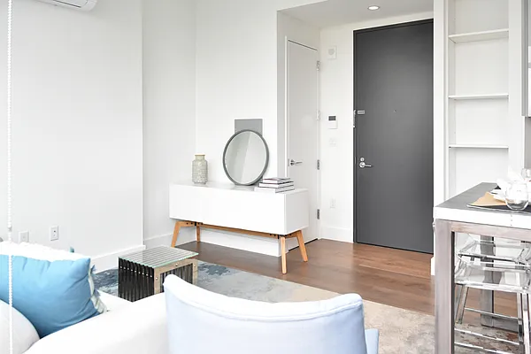Rented by MOTION New York | media 10