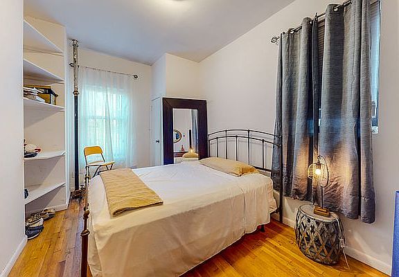 3rd image of 7 W 103rd St APT 4B